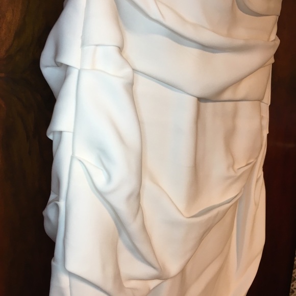 BCBG MaxAzria Strapless Dress. Size 6 - Picture 6 of 8